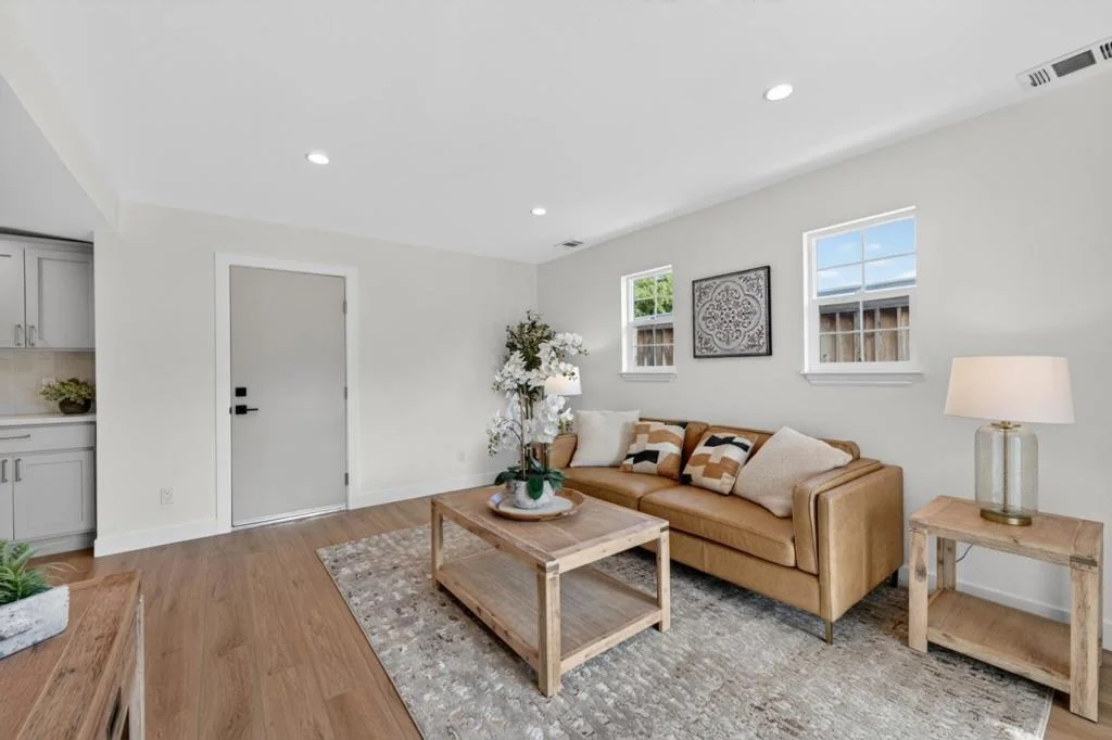 Photo of 944 White Drive
