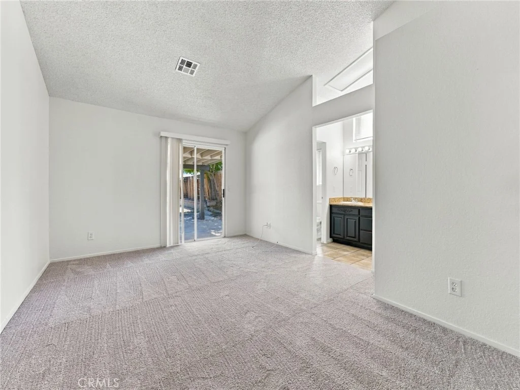 Photo of 37620 Robin Lane