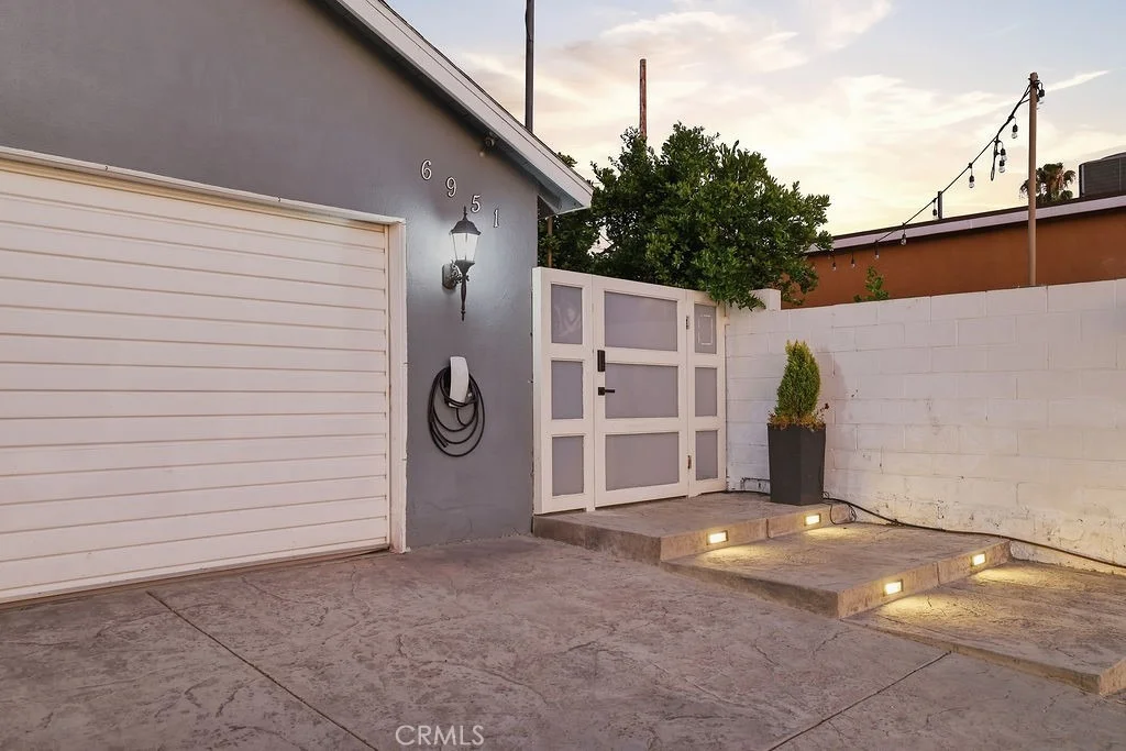 Photo of 6951 Bellclaire