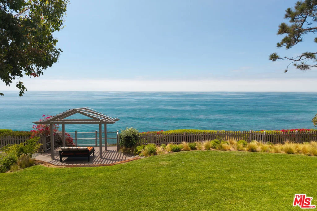 Photo of 28980 Cliffside Drive