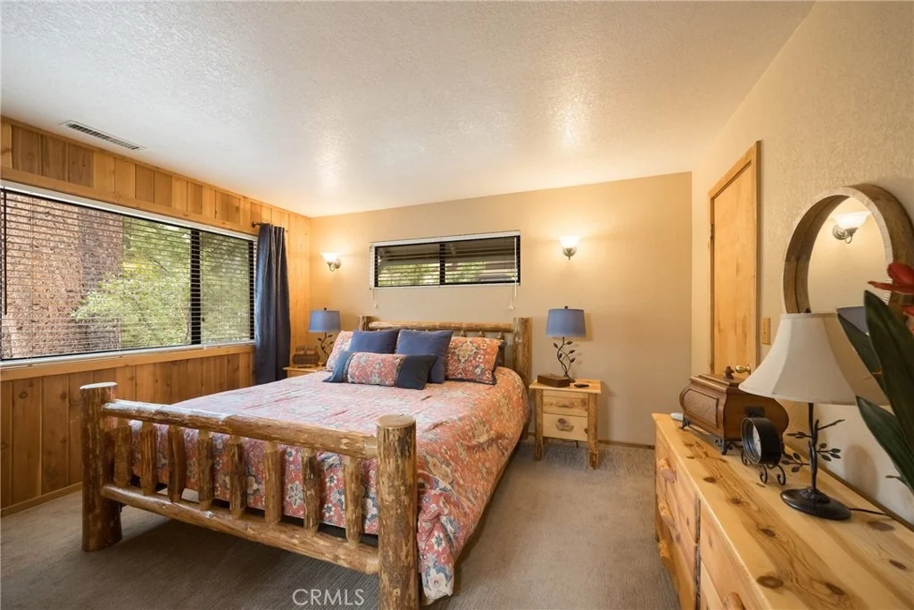 Photo of 824 Mountain Lane