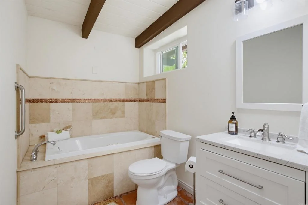 Photo of 4580 El Mirlo