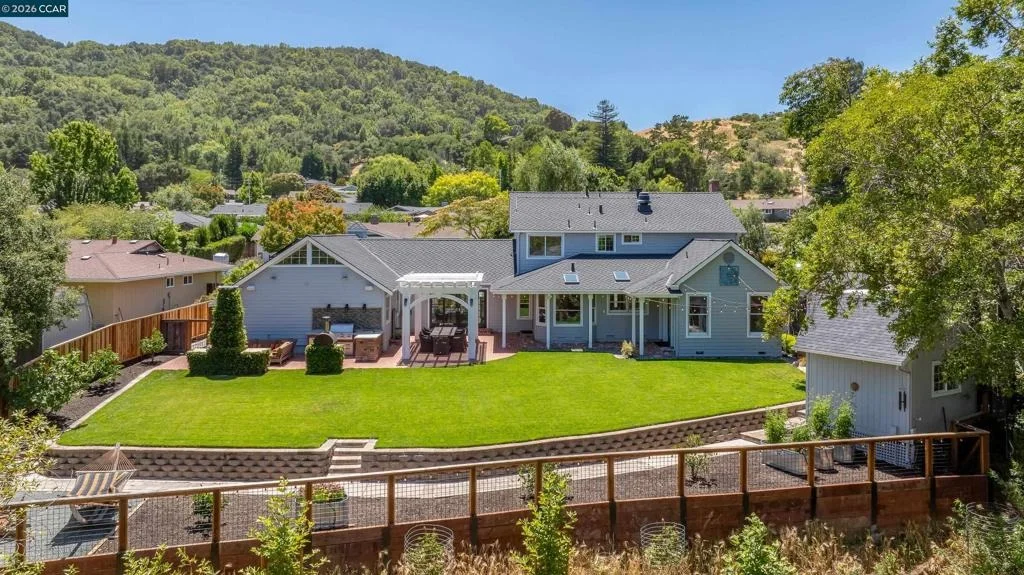 Photo of 275 Deerfield Dr