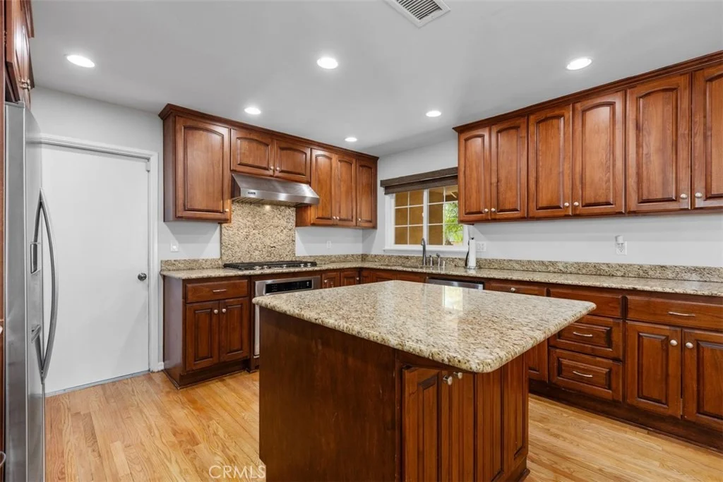 Photo of 4641 Sharon