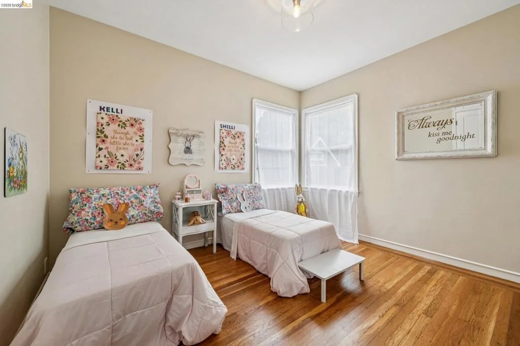 Photo of 3115 Clinton Ave
