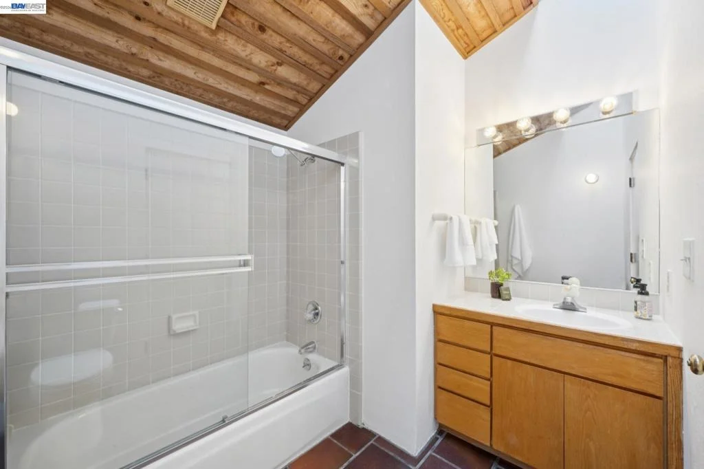 Photo of 116 TAPPAN LANE