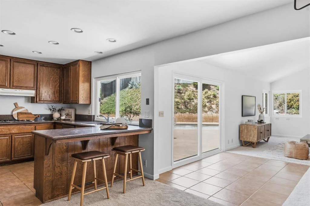 Photo of 818 Crest Drive