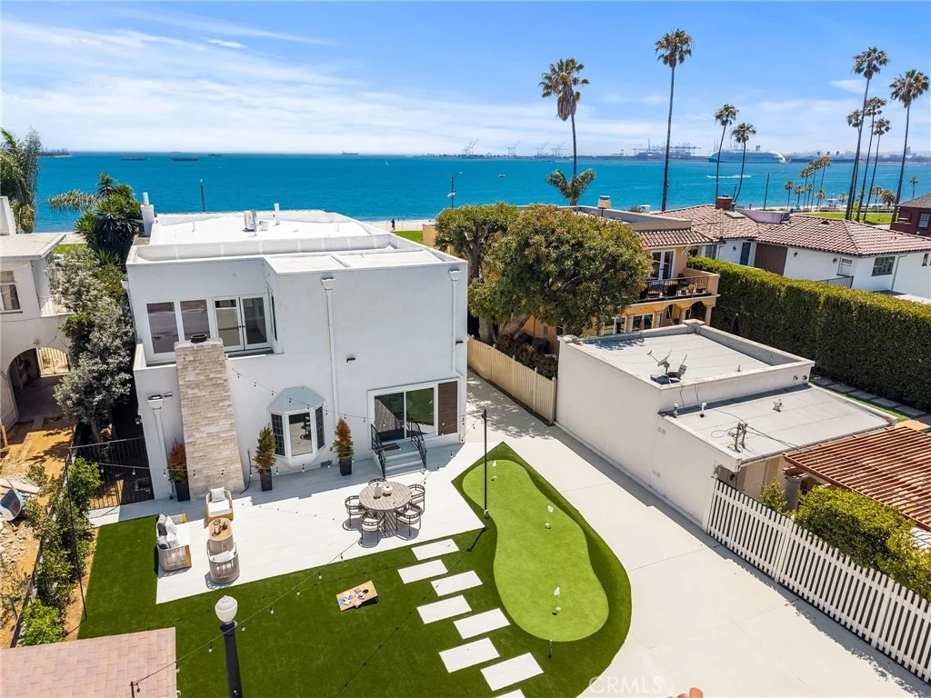 Photo of 2747 E Ocean Boulevard
