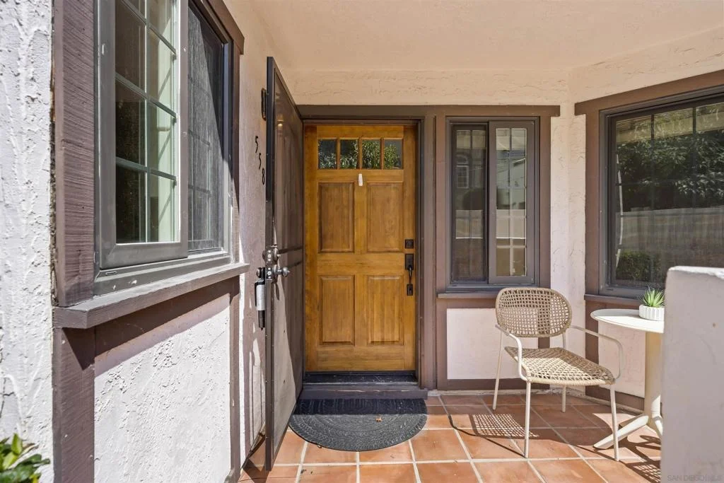 Photo of 558 E Ave