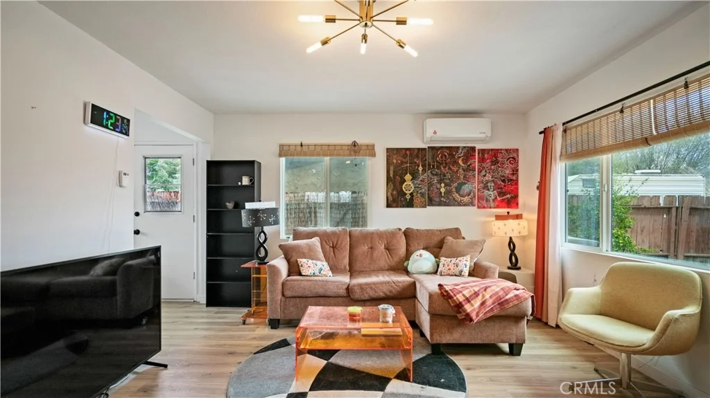 Photo of 6972 Tamarisk Avenue