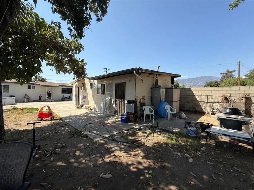 Photo of 2164 Goodall Ave