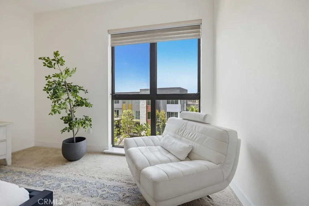 Photo of Unit 406 at 402 Rockefeller