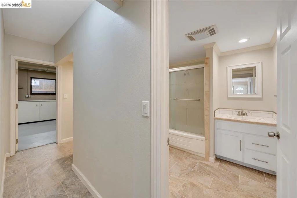 Photo of 5827 Lookout Ct