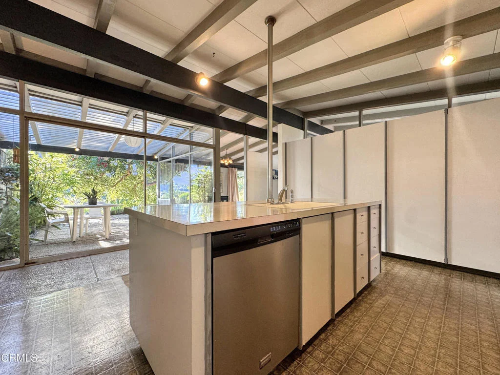 Photo of 925 Monarch Drive