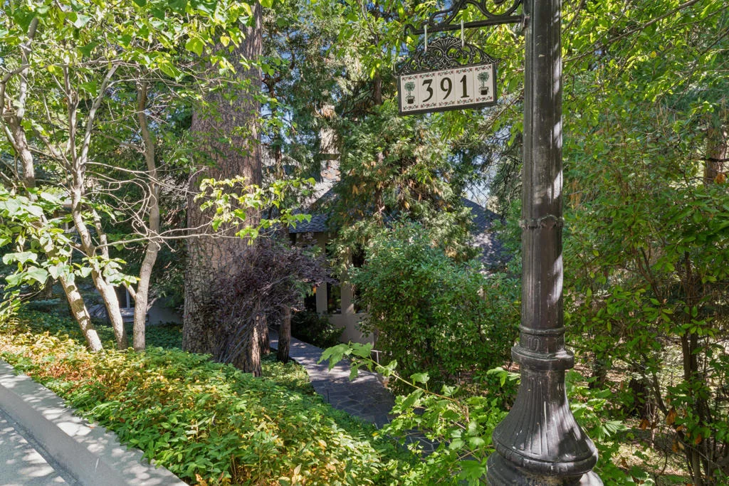 Photo of 391 Cedar Ridge Drive