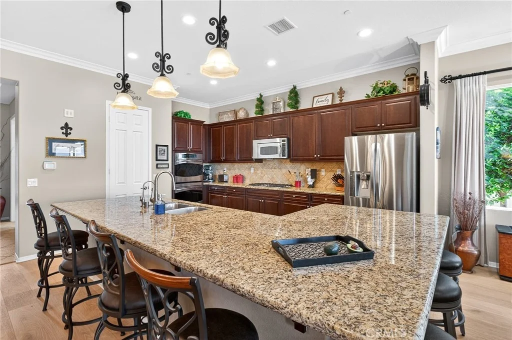 Photo of 370 Irvine