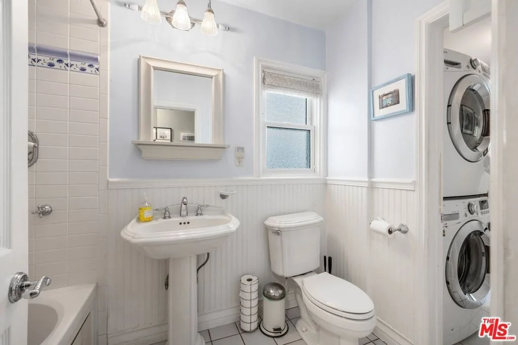 Photo of 2615 Beach Avenue