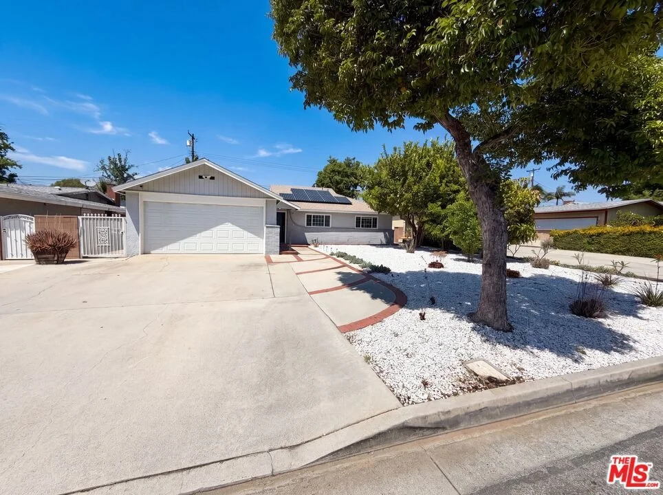 Photo of 1007 E Citrus Edge Street