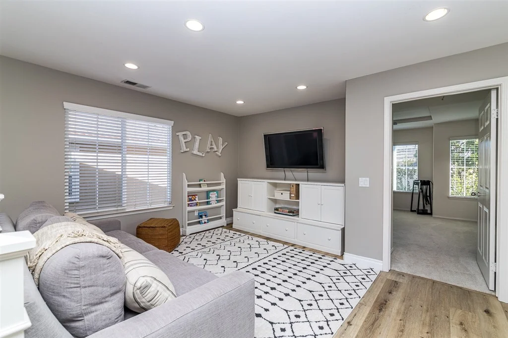 Photo of 937 Tularosa Lane