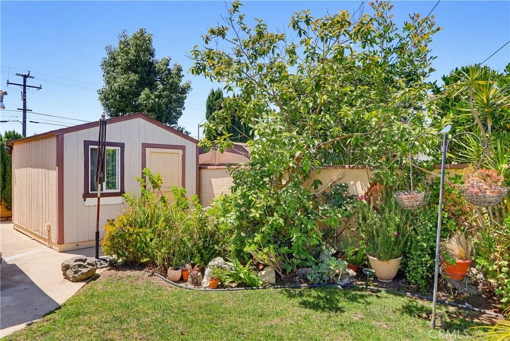 Photo of 555 W Shadwell