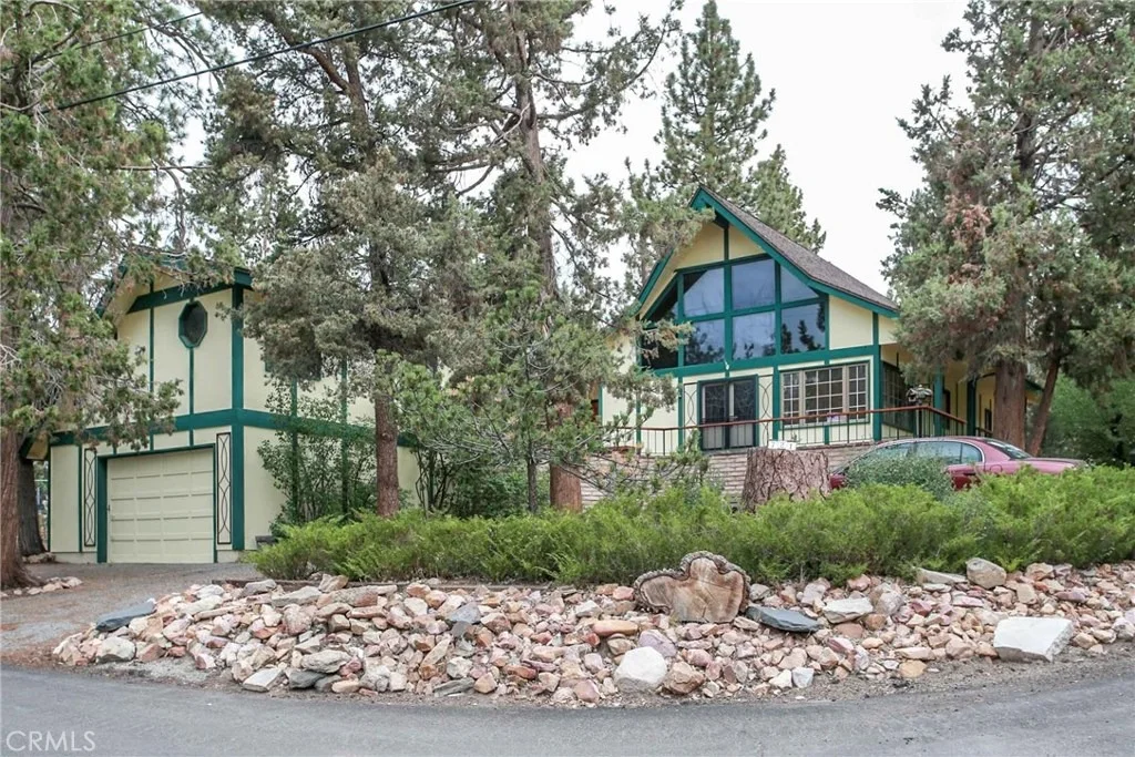 Photo of 721 Bear Mountain Road
