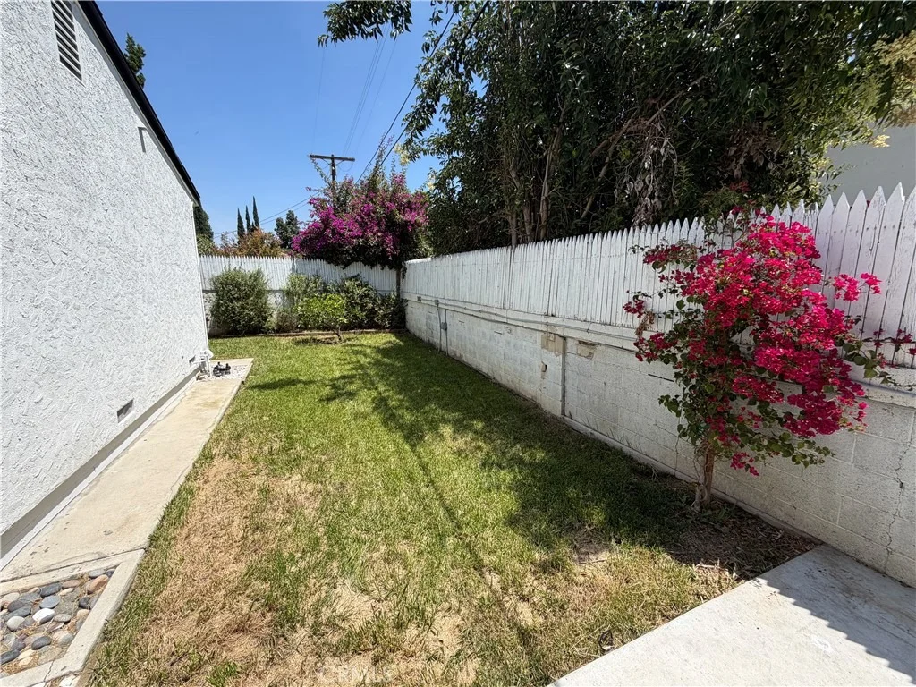 Photo of 6654 Capps Avenue