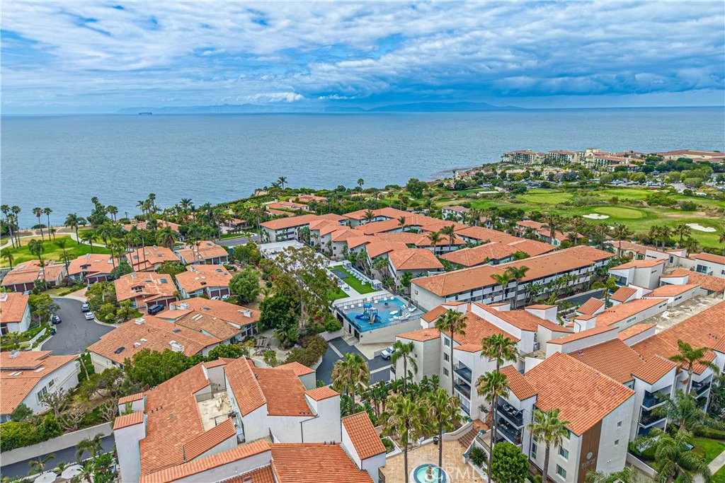 Photo of 6527 Beachview Drive