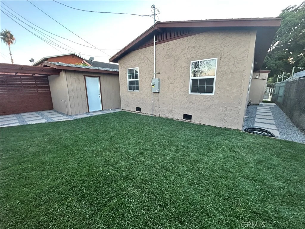 Photo of 2412 Gale Avenue
