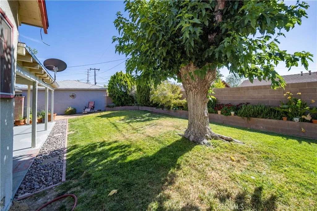 Photo of 44421 Lowtree Avenue