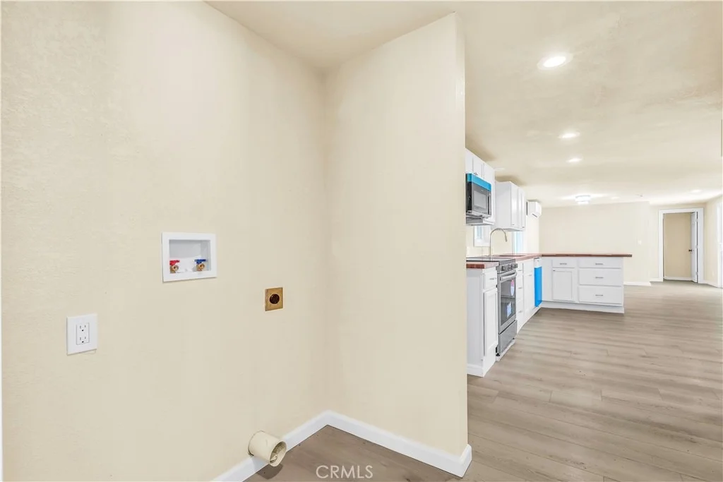 Photo of 15905 Kugelman