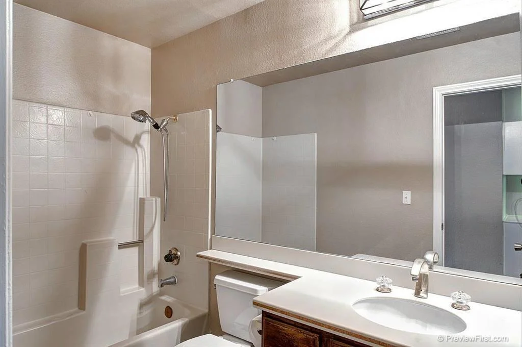 Photo of 7938 Avenida Diestro