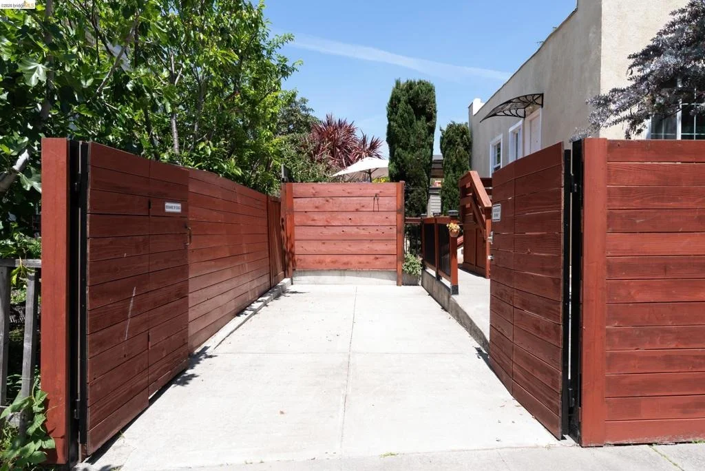 Photo of 1595 Dwight Way