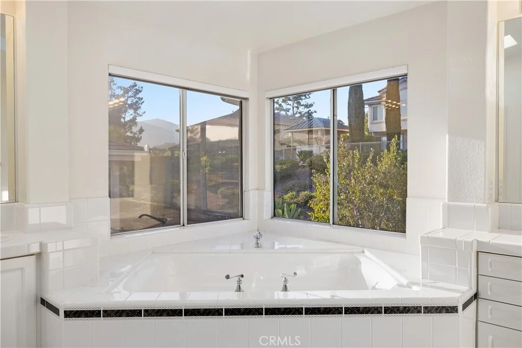 Photo of 2429 Abadejo