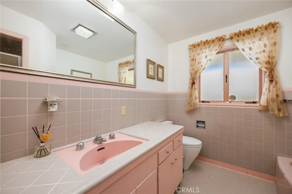 Photo of 3625 Lombardy