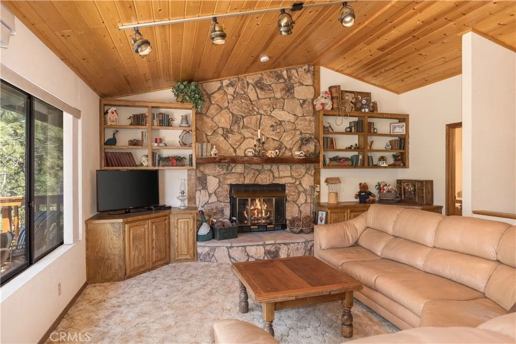 Photo of 696 Menlo Drive