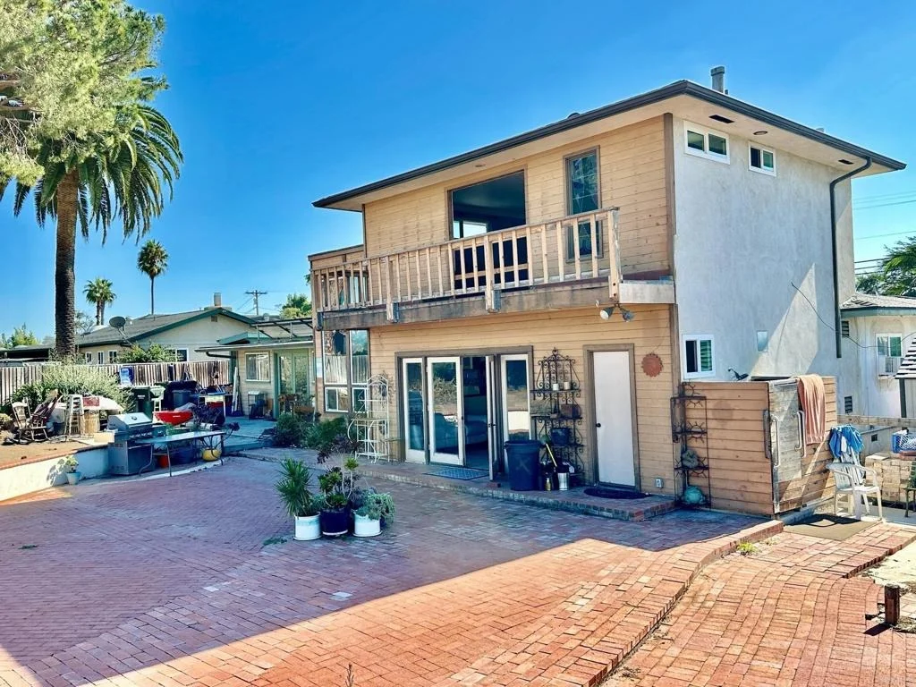 Photo of 880 Crest View Rd