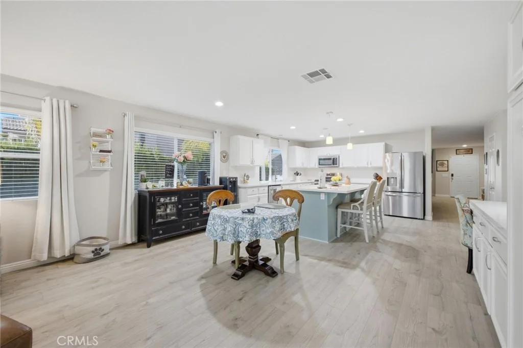 Photo of 3966 Bennett