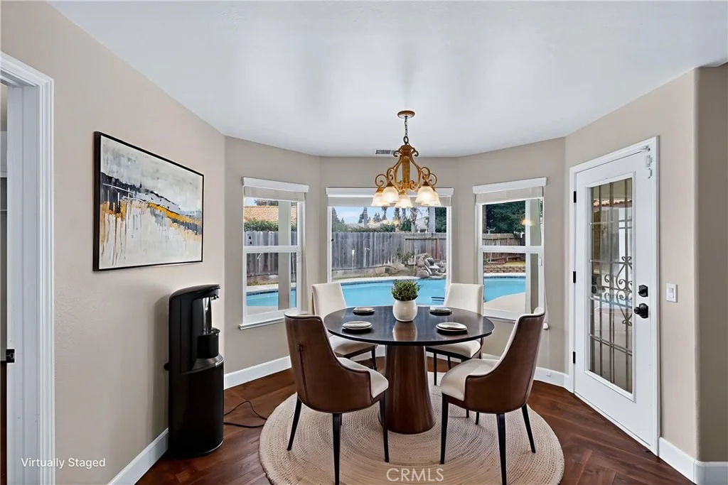 Photo of 724 Robin Drive