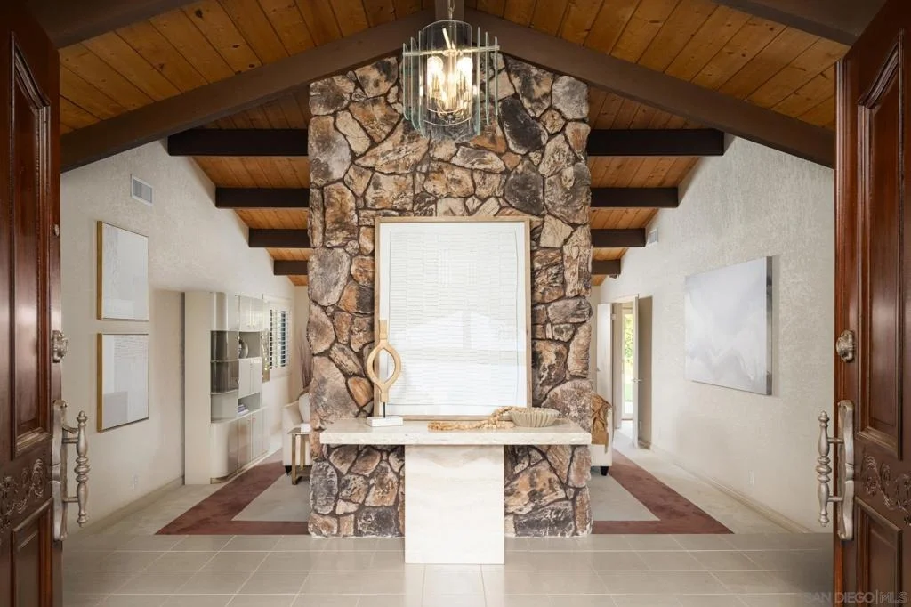 Photo of 15943 Ranch Hollow Rd