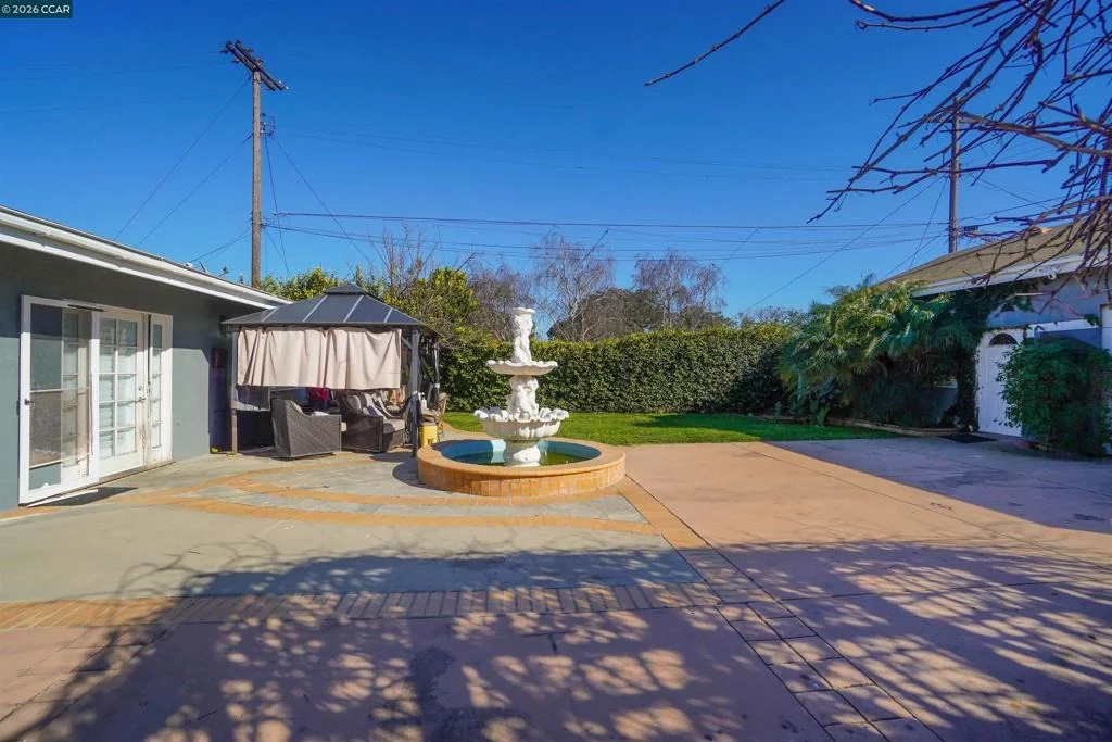 Photo of 2614 Manhattan Beach Blvd