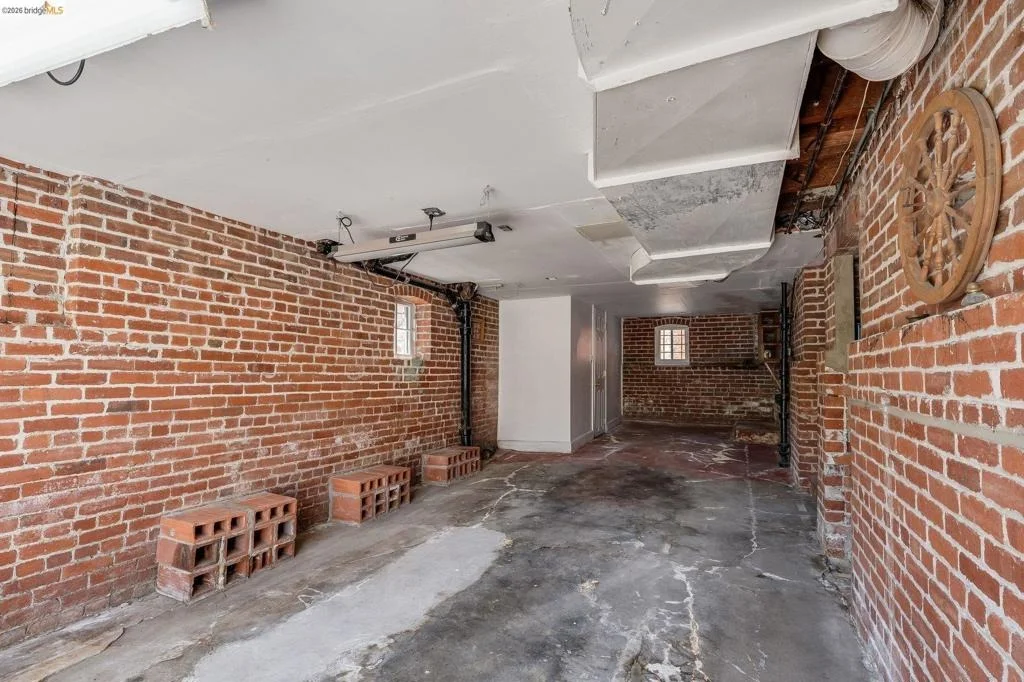 Photo of 2350 Spaulding