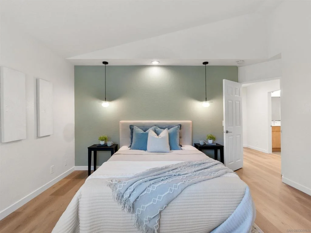 Photo of 2277 Dunstan