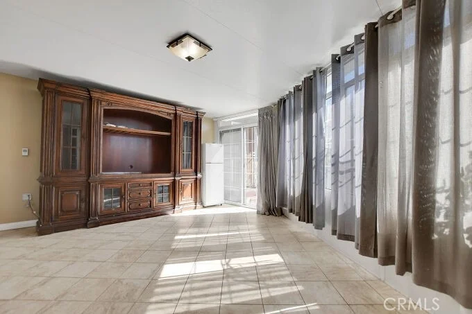Photo of 422 W Ada Avenue