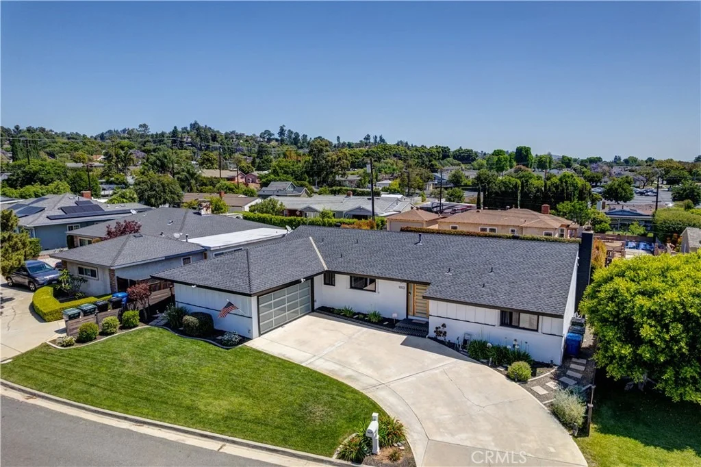 Photo of 10122 Groveside Avenue