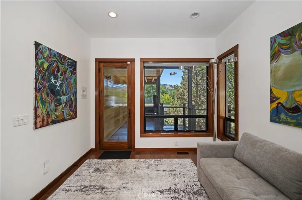 Photo of 43669 Ridge Crest