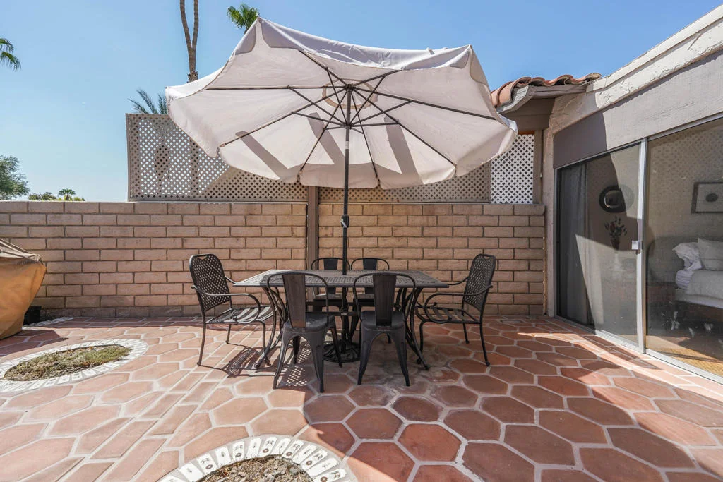 Photo of 48970 Cochran Drive