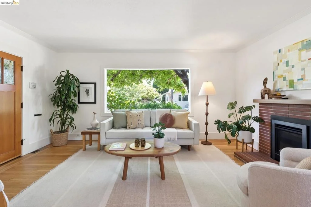 Photo of 1645 Capistrano Ave