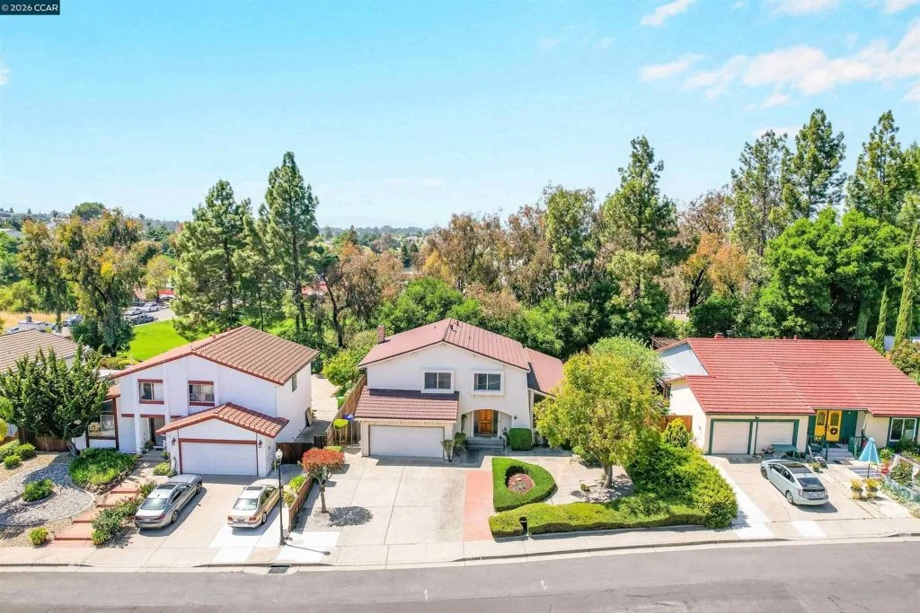 Photo of 121 Violet Rd
