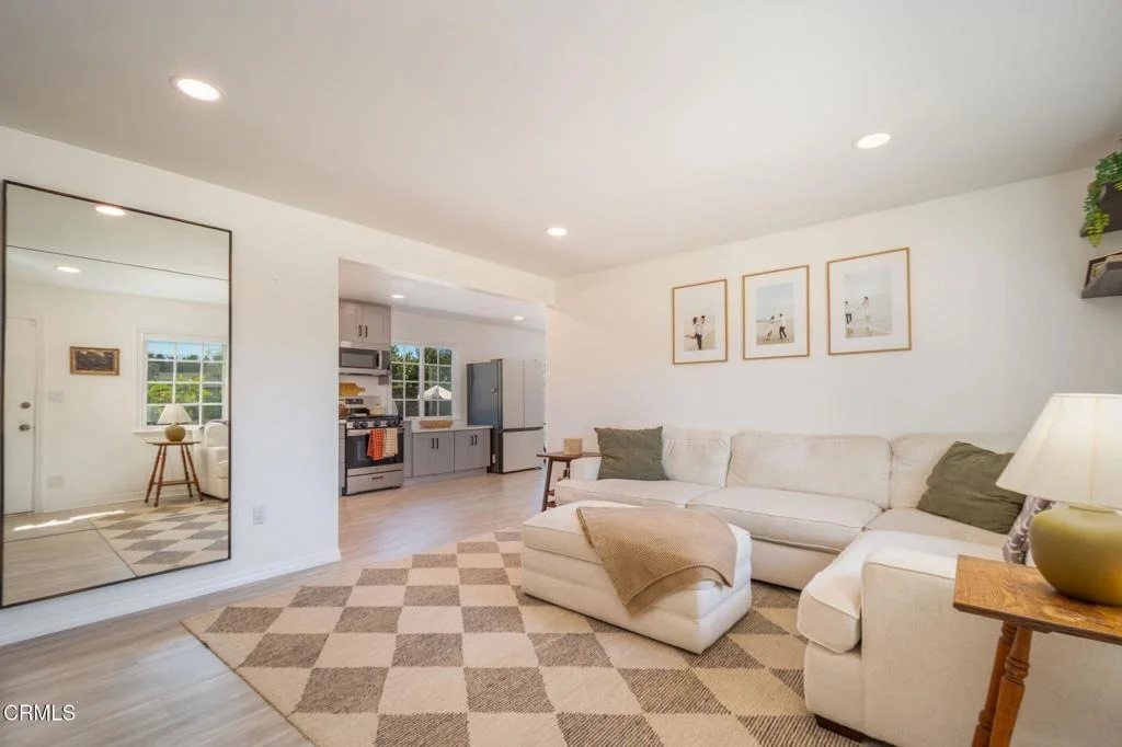 Photo of 894 Barton Avenue