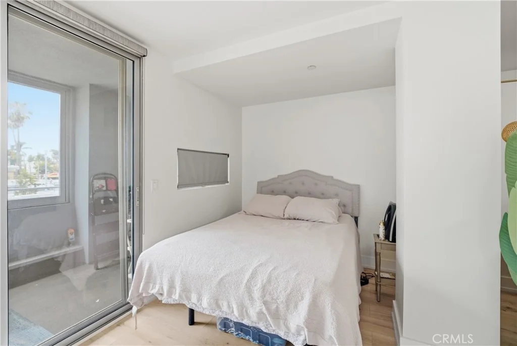 Photo of Unit 201 at 433 Pine Avenue
